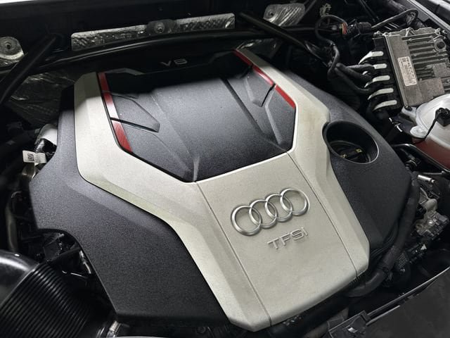 Used 2018 Audi SQ5 Premium Plus w/ S Sport Package AWD/4WD image 34