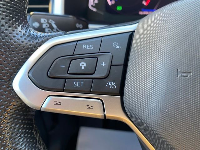 Used 2021 Volkswagen Atlas SEL R-Line image 46