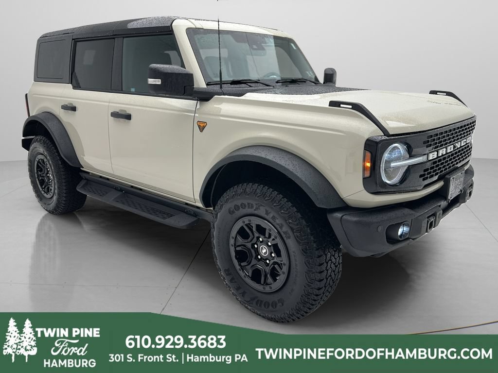 Used 2025 Ford Bronco Badlands AWD/4WD image 1