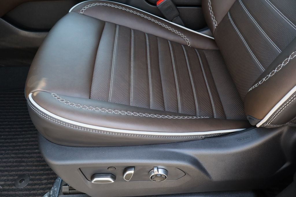 Certified 2026 GMC Yukon Denali Ultimate w/ LPO, Illumination Package image 23