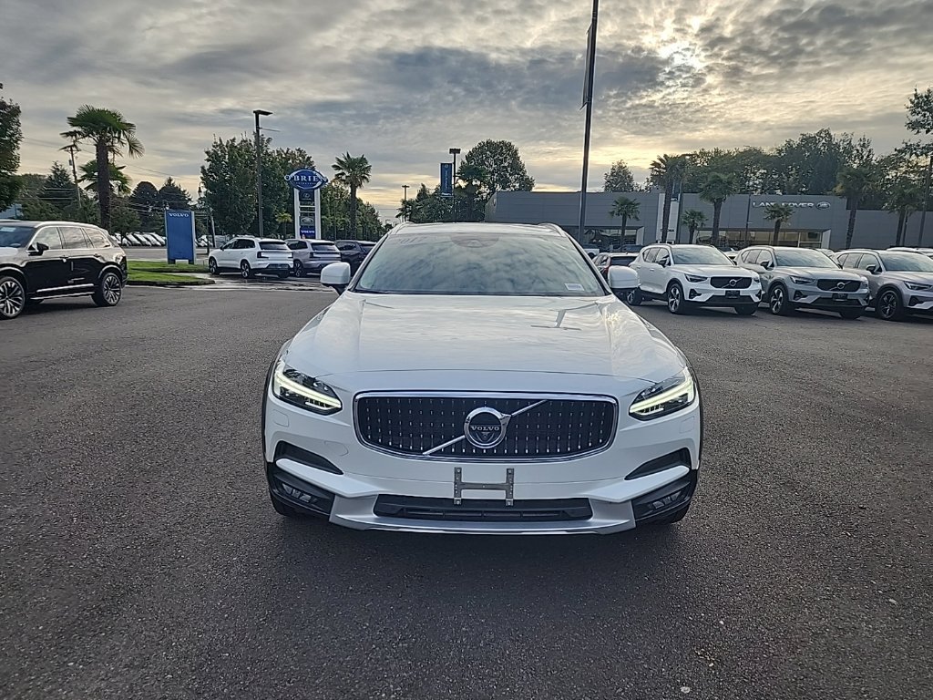 Used 2017 Volvo V90 T6 Cross Country AWD/4WD image 7