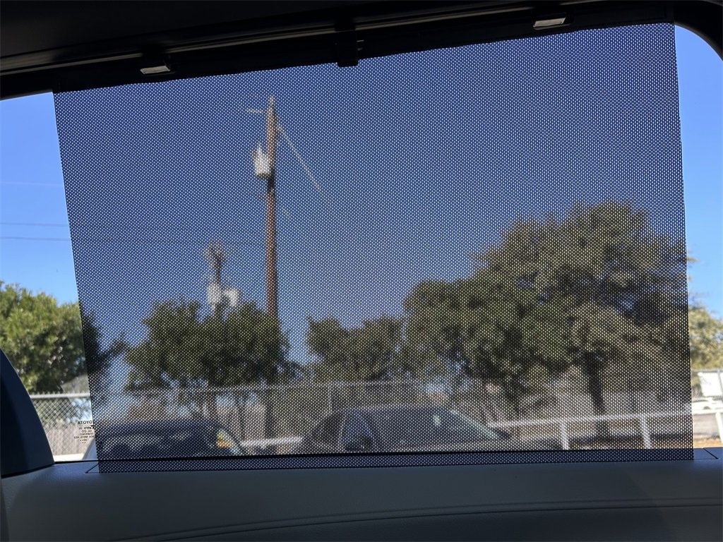 Used 2023 Toyota Sienna XLE image 28