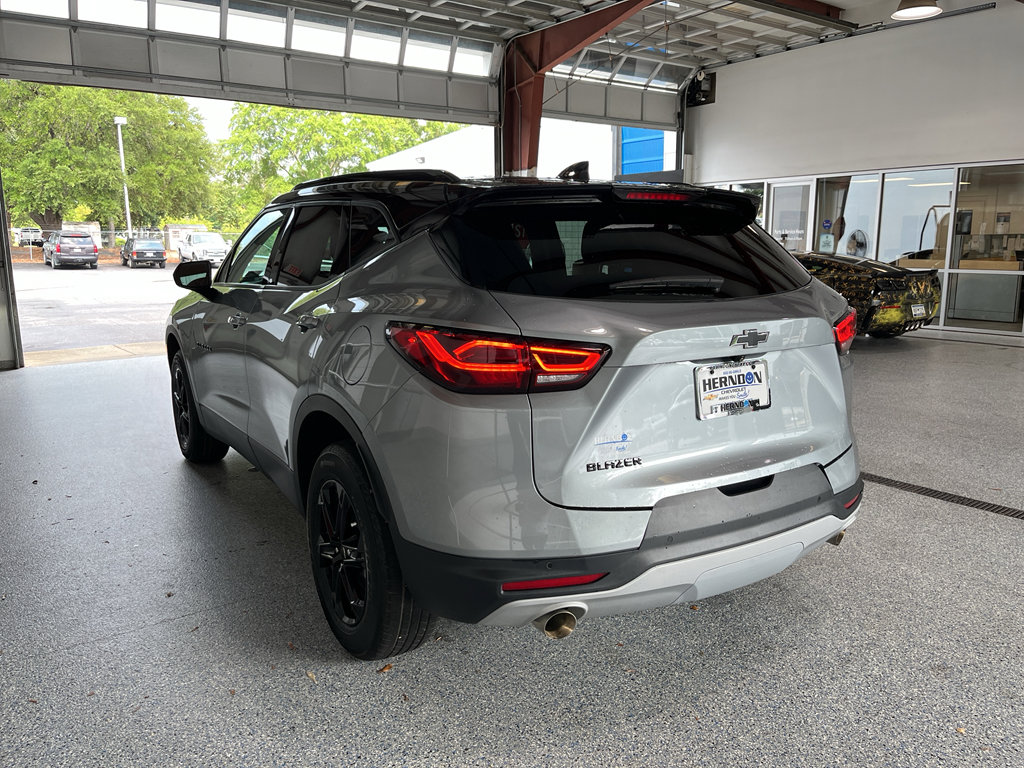 Used 2024 Chevrolet Blazer LT w/ Convenience Package FWD image 6
