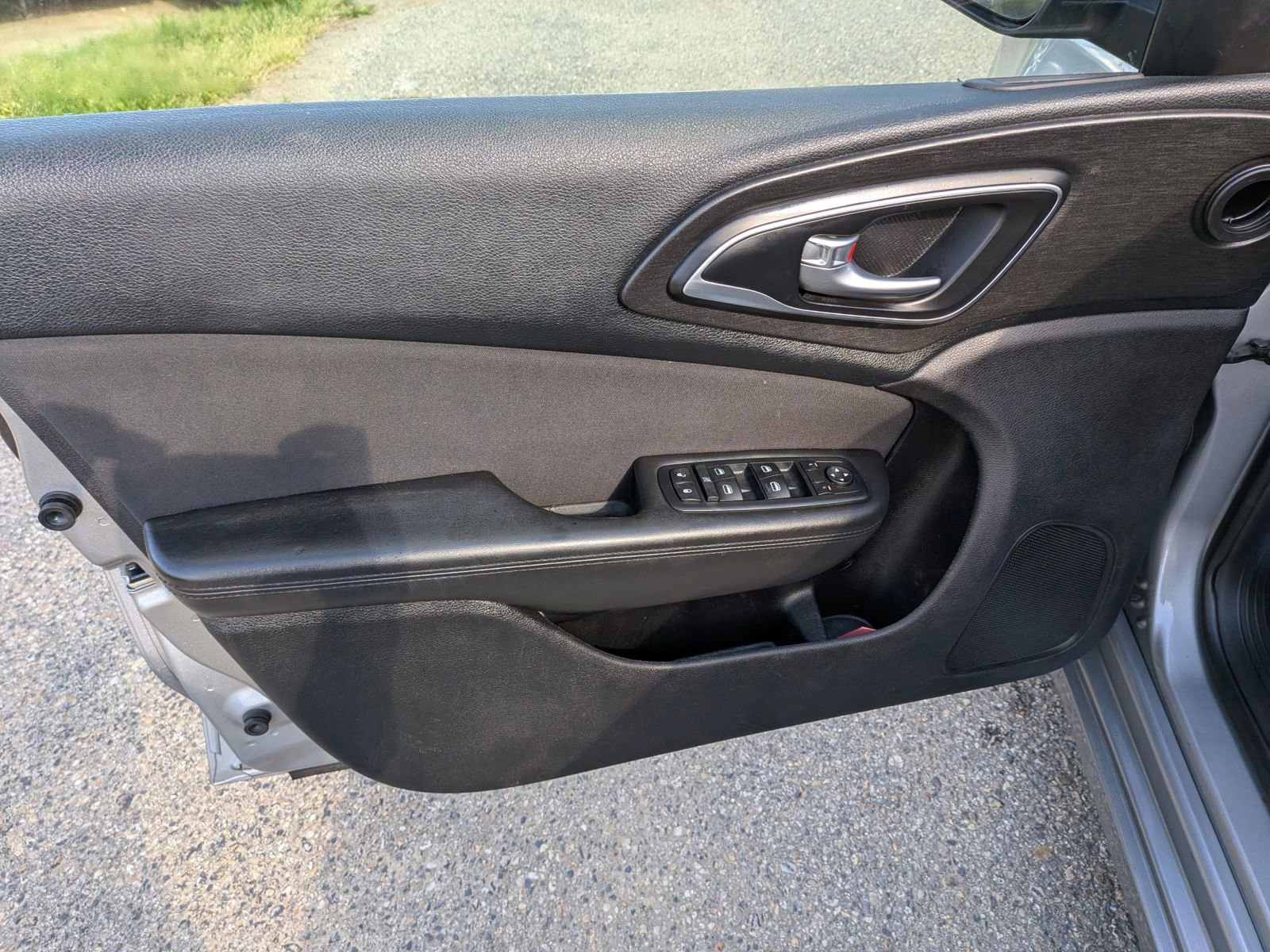 Used 2016 Chrysler 200 Limited w/ Anniversary Edition FWD image 19