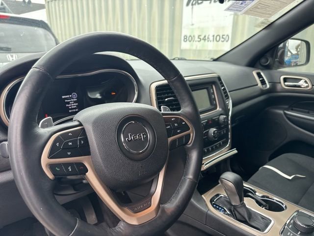 Used 2017 Jeep Grand Cherokee Laredo w/ Quick Order Package 23E AWD/4WD image 10