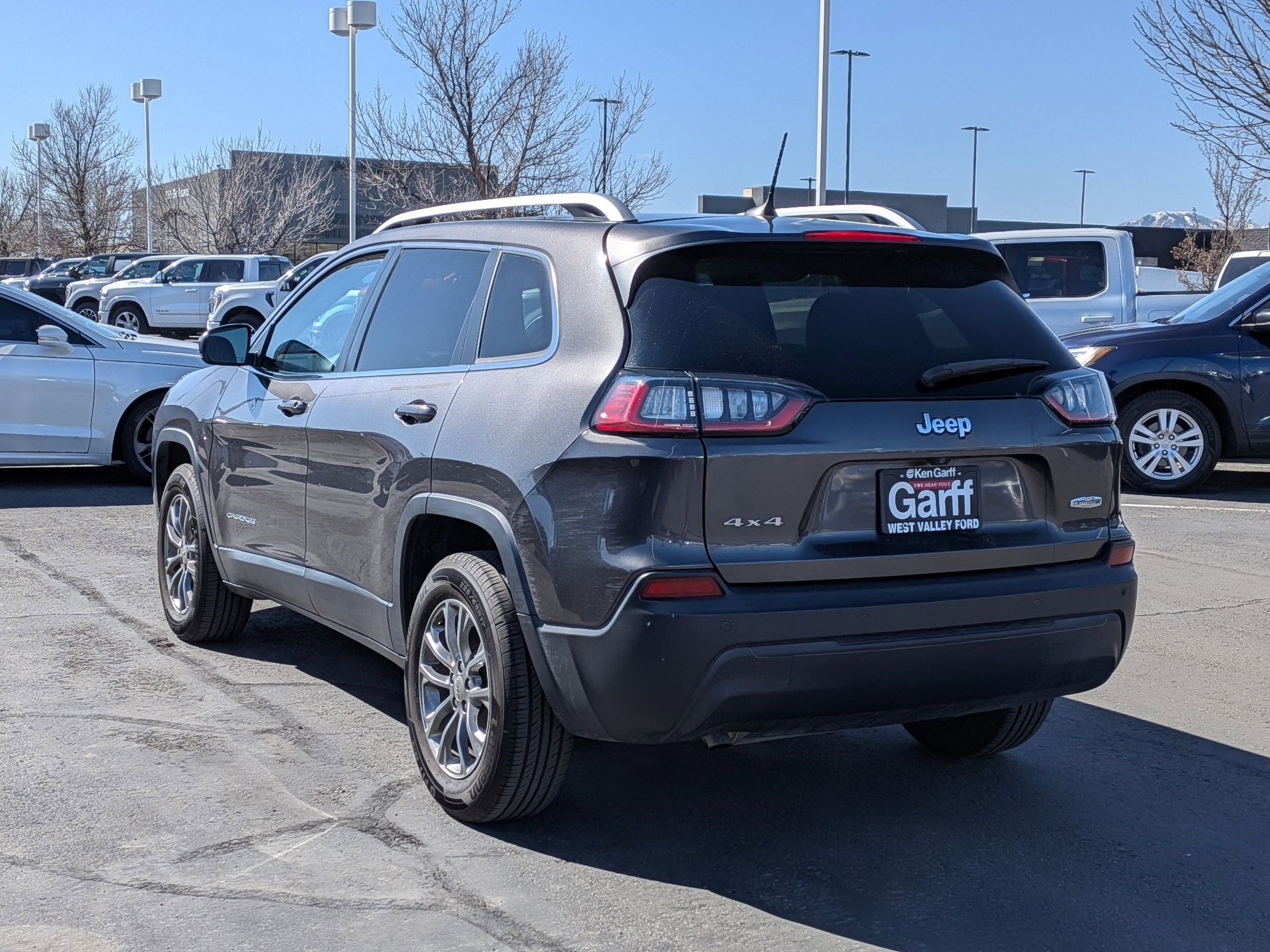 Used 2020 Jeep Cherokee Latitude Plus w/ Cold Weather Group image 8