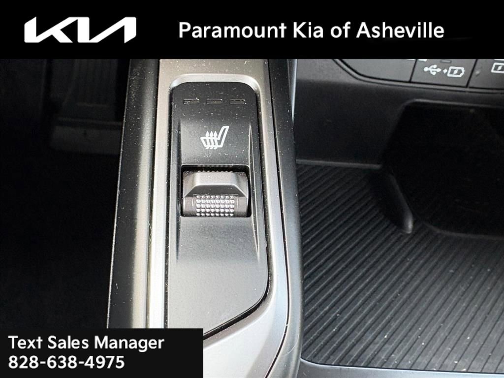 Certified 2025 Kia Sorento EX image 15