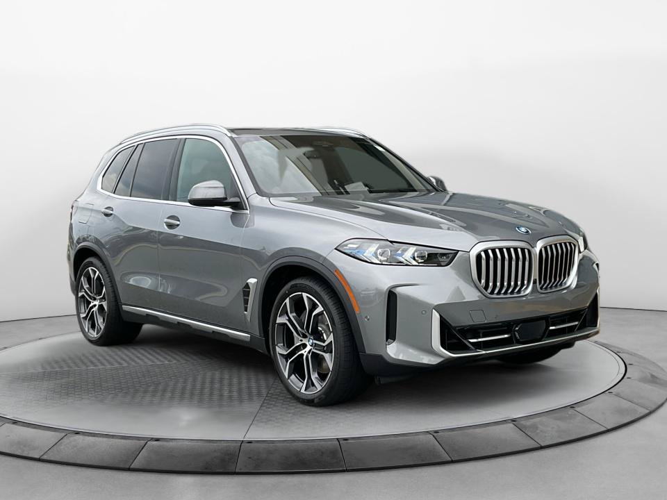 New 2026 BMW X5 xDrive50e AWD/4WD image 1