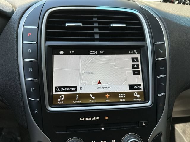 Used 2016 Lincoln MKX Reserve w/ Technology Package FWD image 19