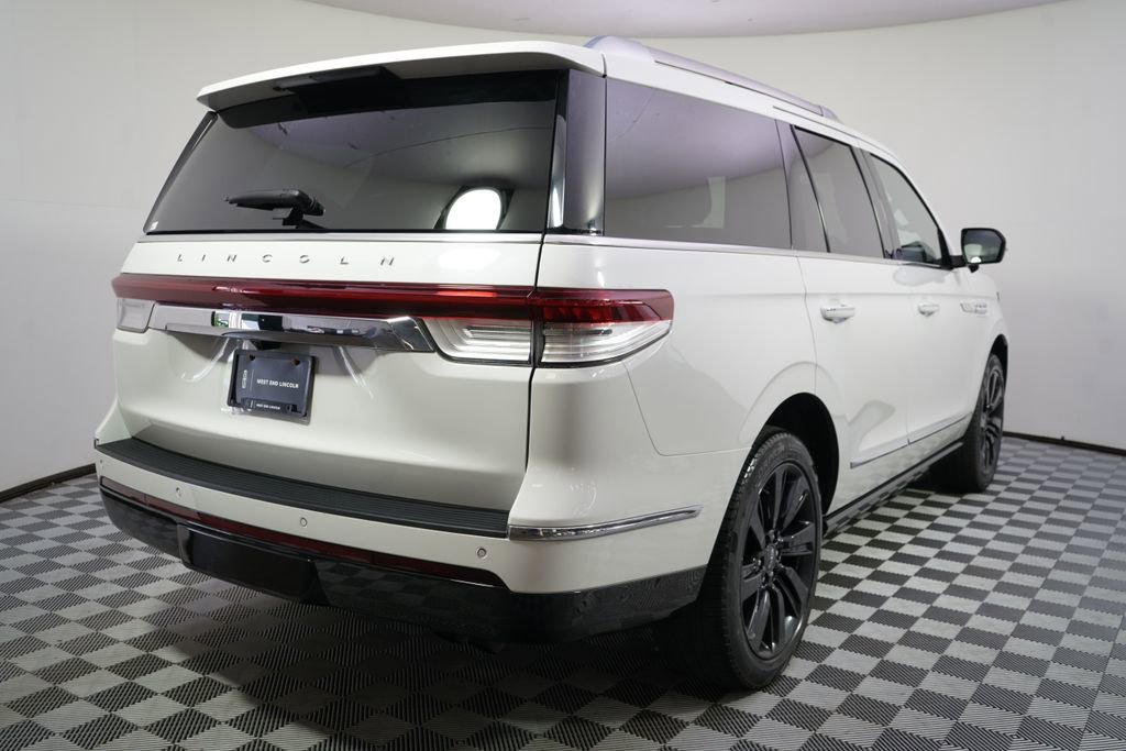 Used 2022 Lincoln Navigator Reserve AWD/4WD image 6