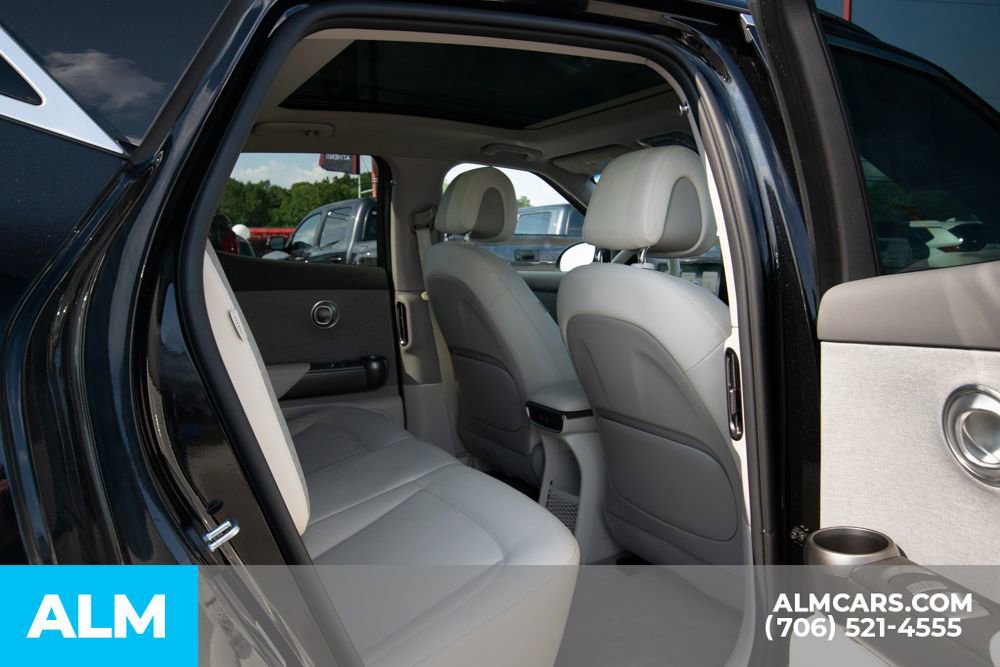 Used 2024 Genesis GV60 RWD image 19