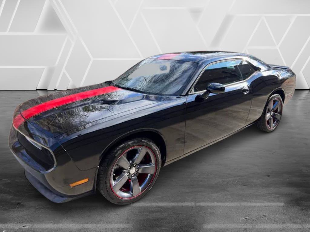 Used 2013 Dodge Challenger SXT RWD image 3