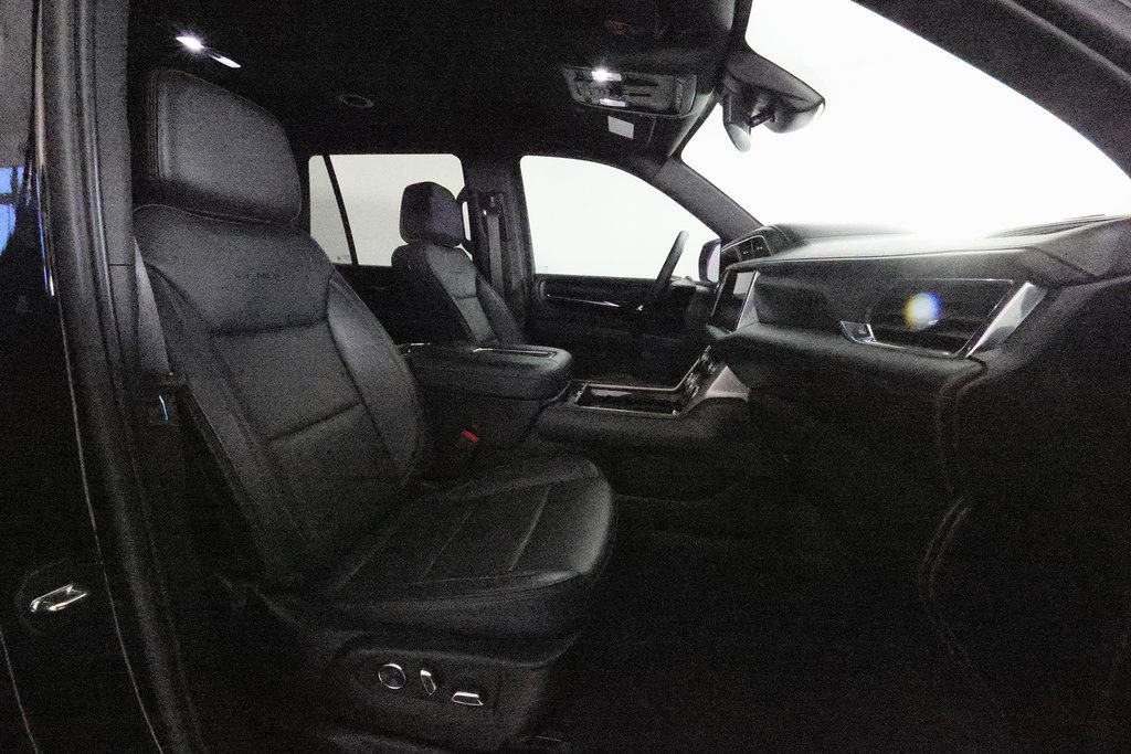 Used 2024 GMC Yukon Denali w/ Max Trailering Package image 12