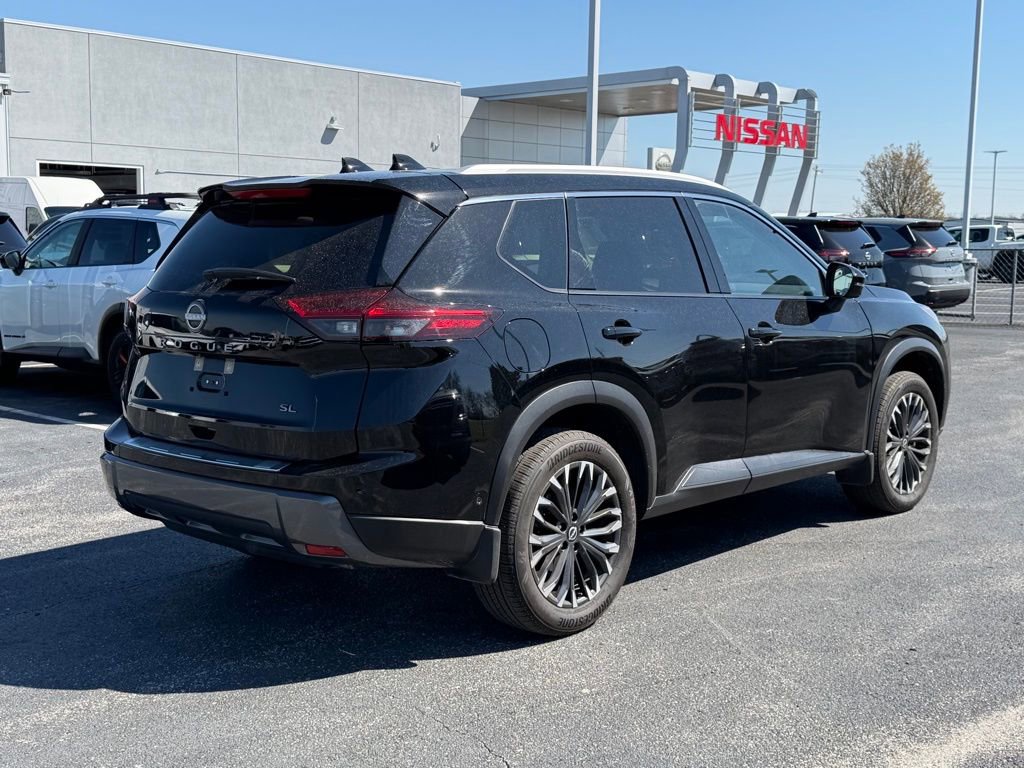 Used 2025 Nissan Rogue SL w/ Tech Package image 5
