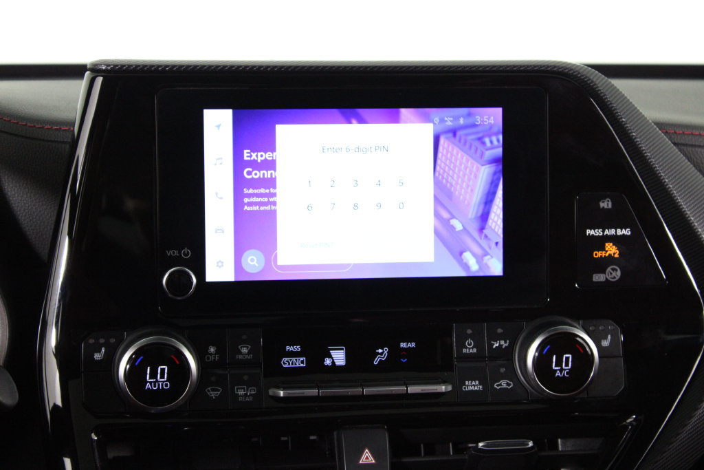 Used 2024 Toyota Highlander XSE FWD image 7
