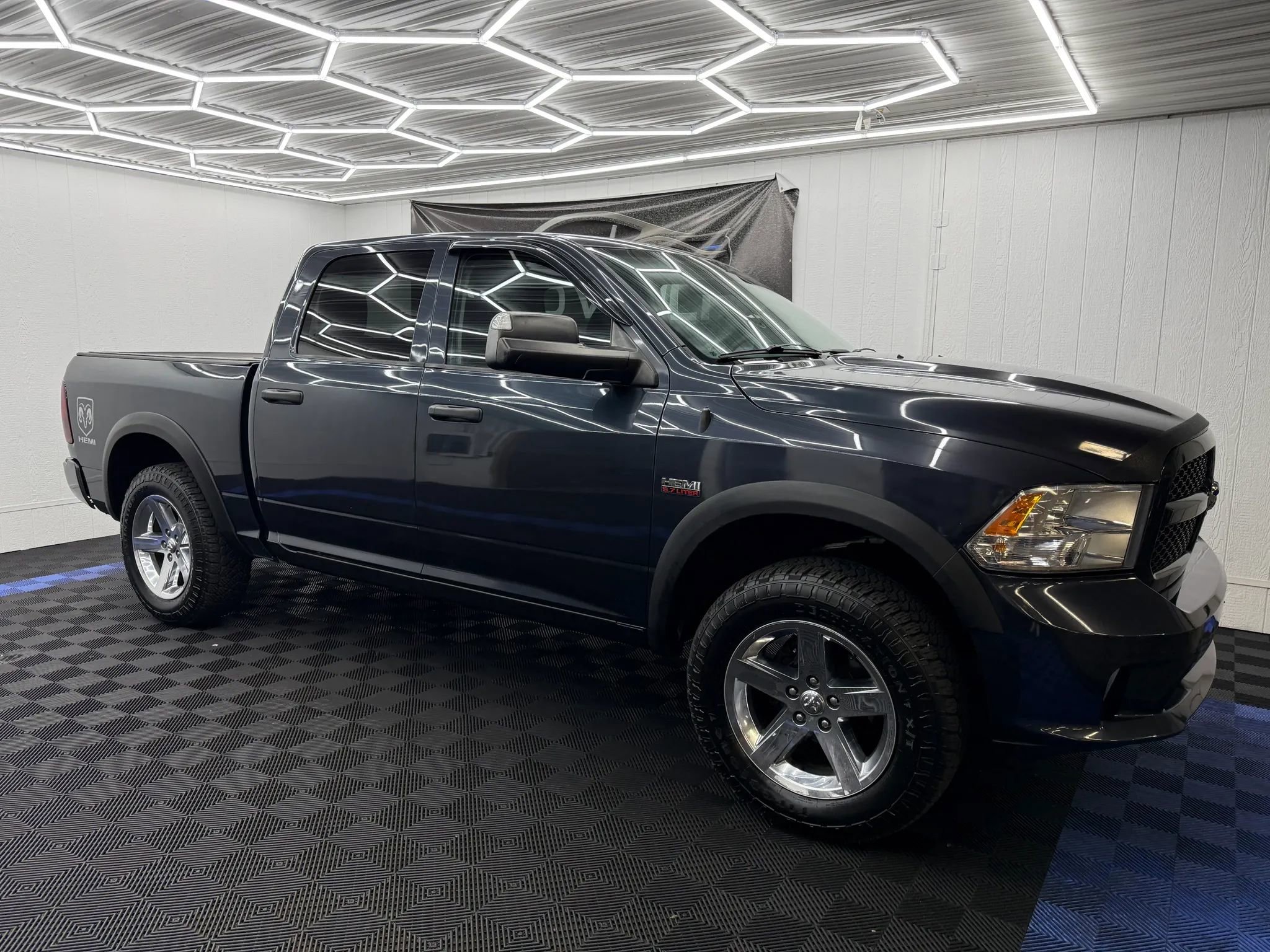Used 2014 RAM 1500 Express image 2