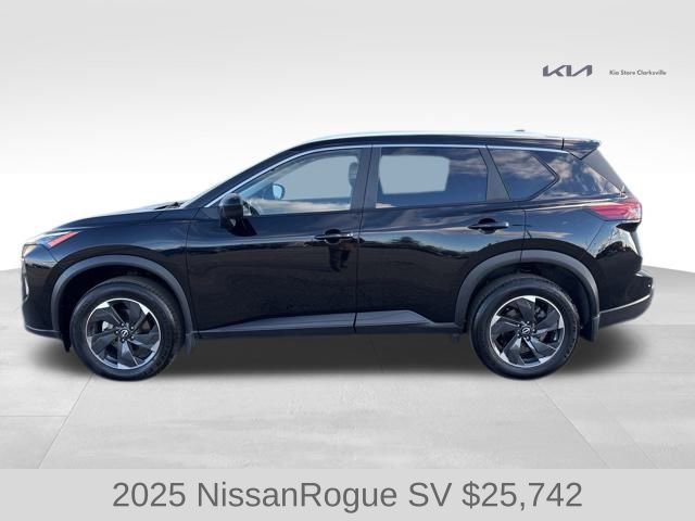 Used 2025 Nissan Rogue SV w/ SV Premium Package image 5