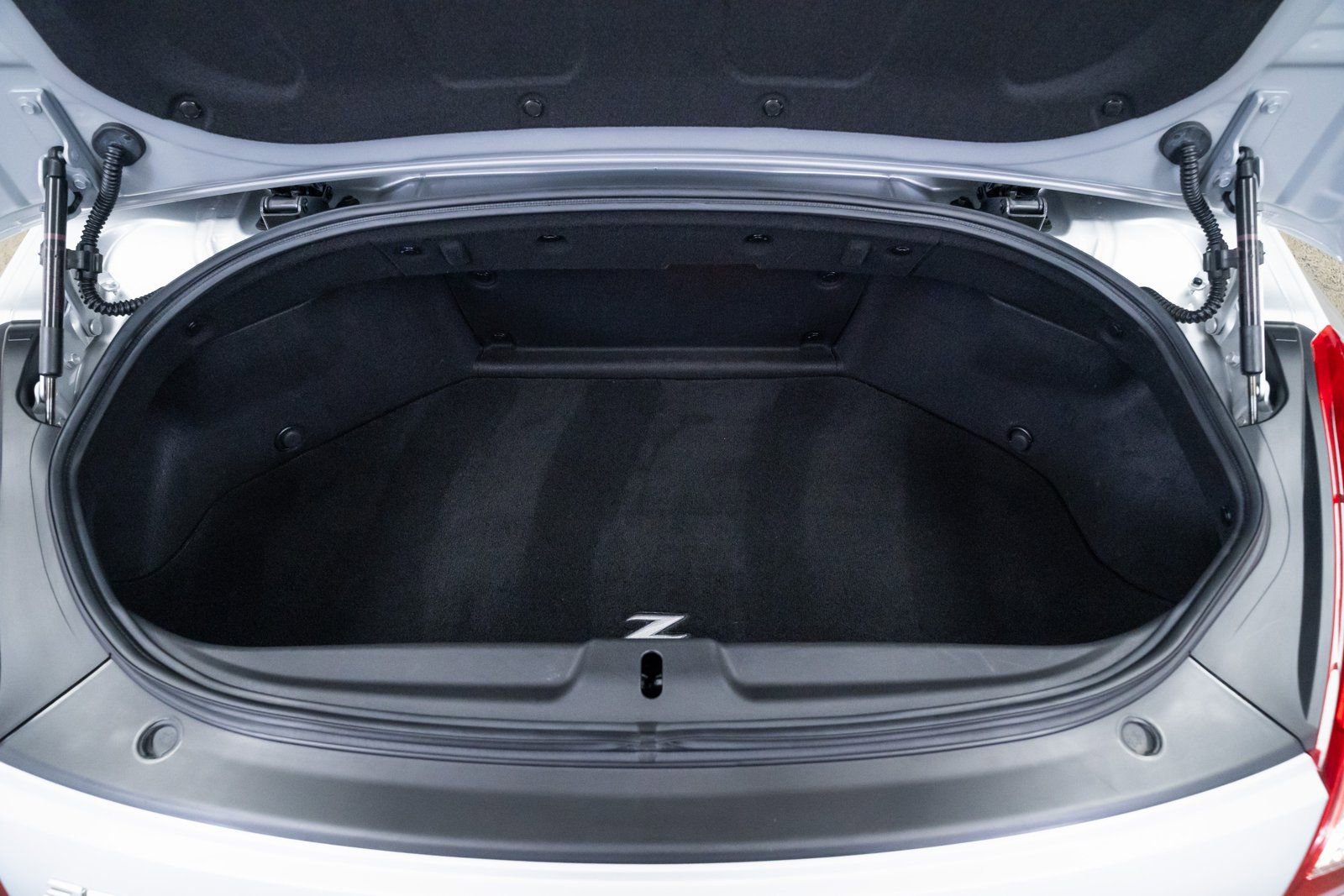 Used 2011 Nissan 370Z Touring image 8