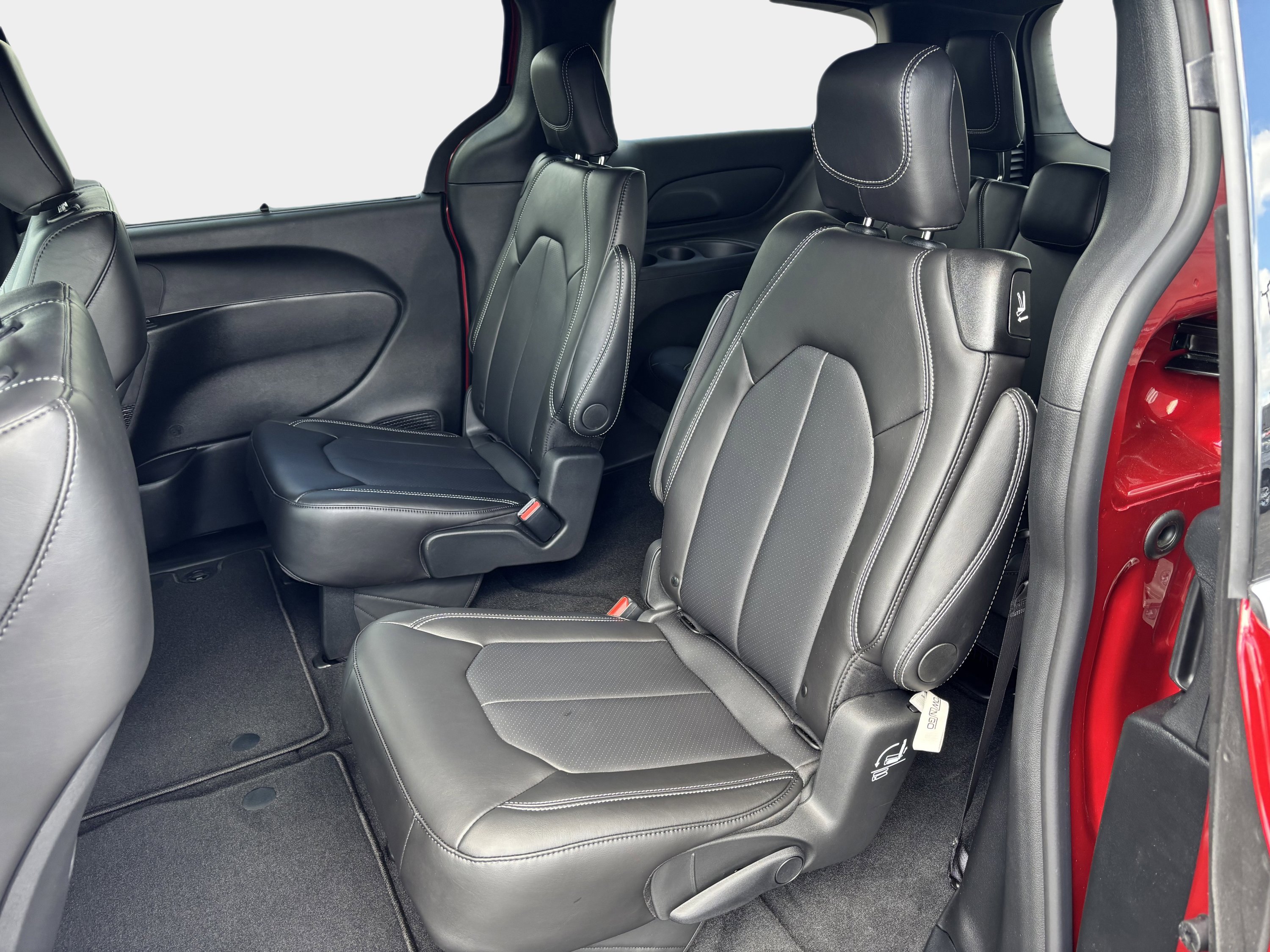 New 2026 Chrysler Pacifica Select image 10