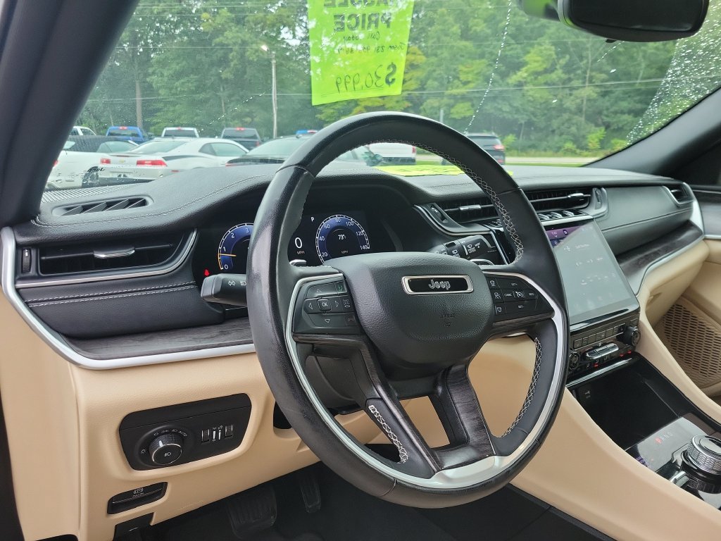 Used 2024 Jeep Grand Cherokee L Limited AWD/4WD image 23