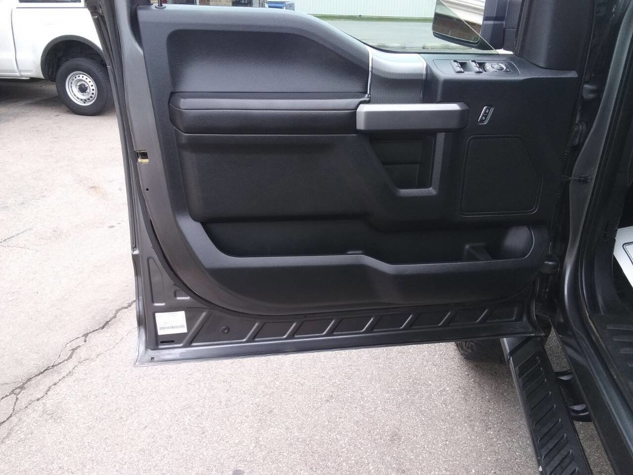 Used 2015 Ford F150 XLT w/ Equipment Group 301A Mid image 19