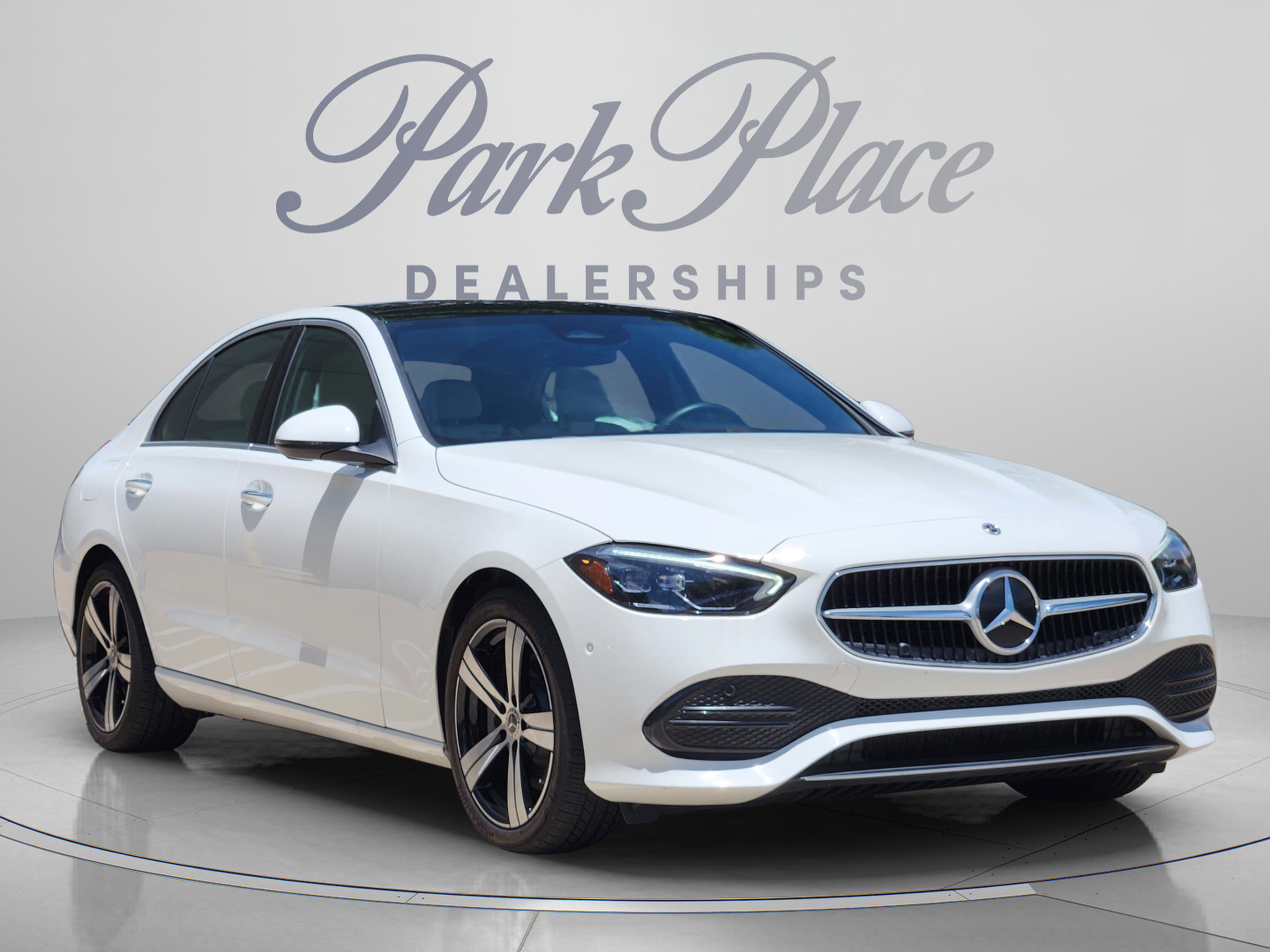 Used 2025 Mercedes-Benz C 300 Sedan image 4