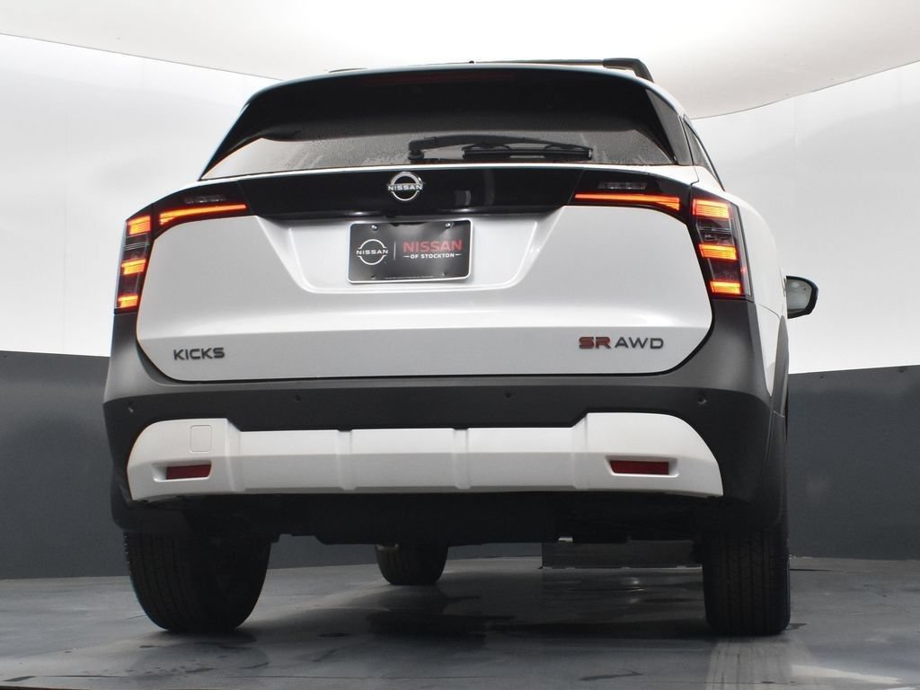 New 2026 Nissan Kicks SR w/ Cold Weather Package AWD/4WD image 41