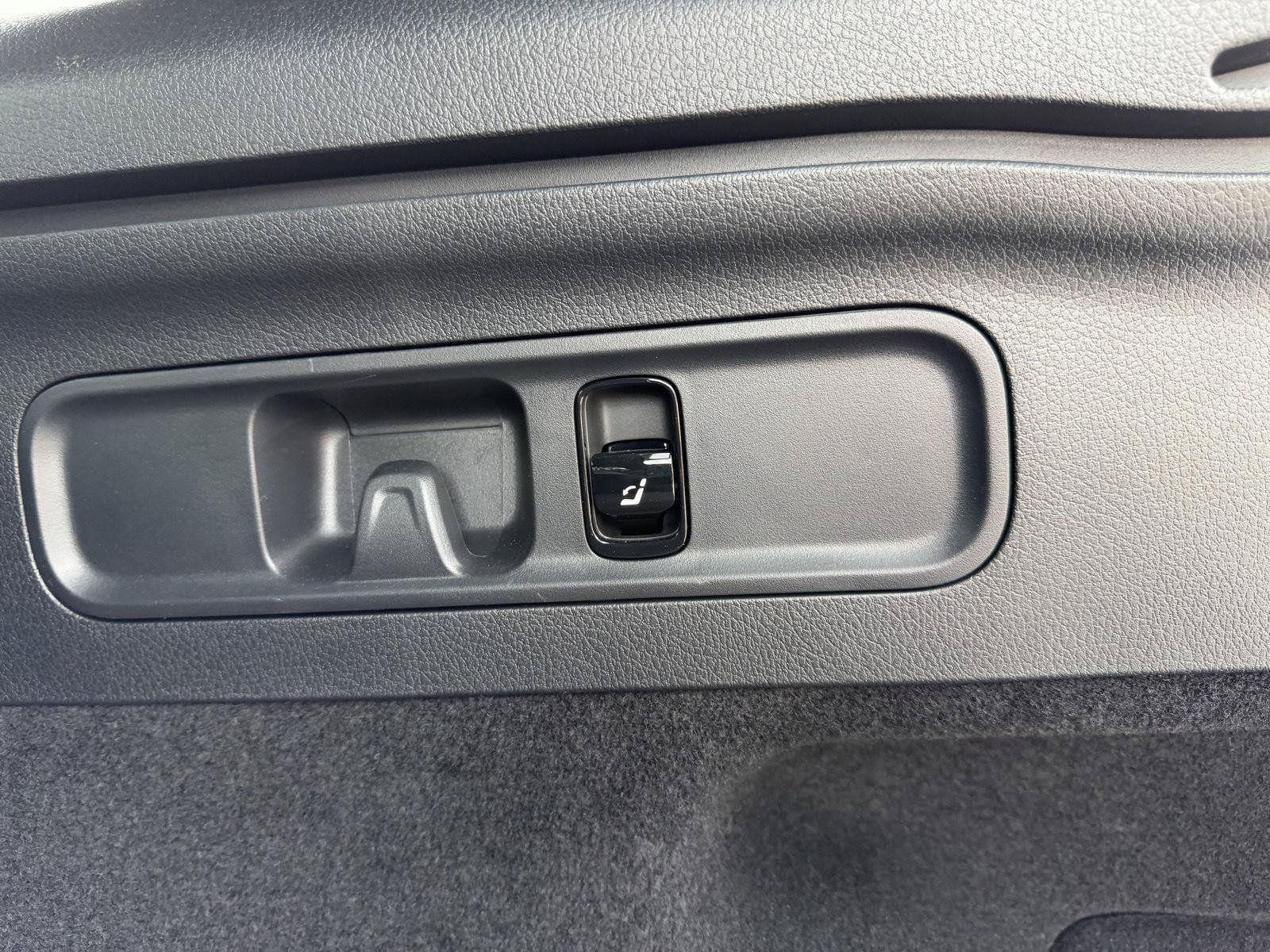 Certified 2026 Mercedes-Benz GLC 300 4MATIC image 27