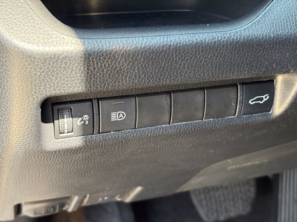 Used 2022 Toyota RAV4 XLE Premium FWD image 23