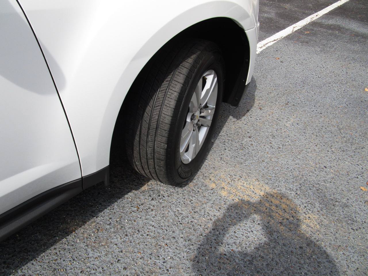 Used 2013 Chevrolet Equinox LT FWD image 28