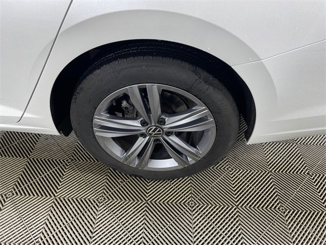 Used 2024 Volkswagen Jetta SE image 21