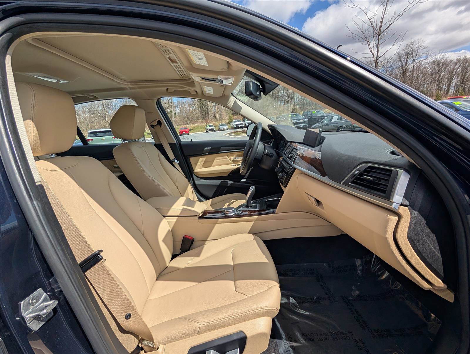 Used 2017 BMW 320i xDrive 320i xDrive image 10