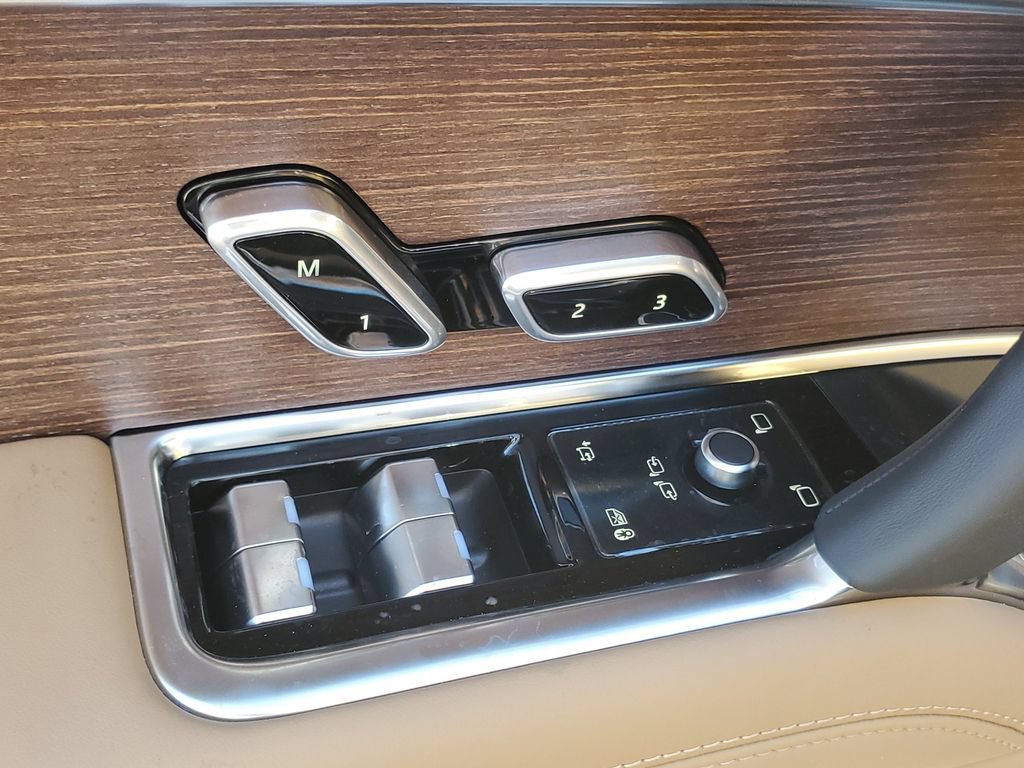 New 2026 Land Rover Range Rover Long Wheelbase SE AWD/4WD image 9