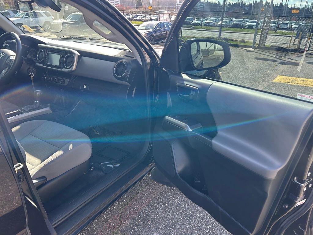 Certified 2018 Toyota Tacoma SR5 w/ SR5 Appearance Package (SM) AWD/4WD image 12