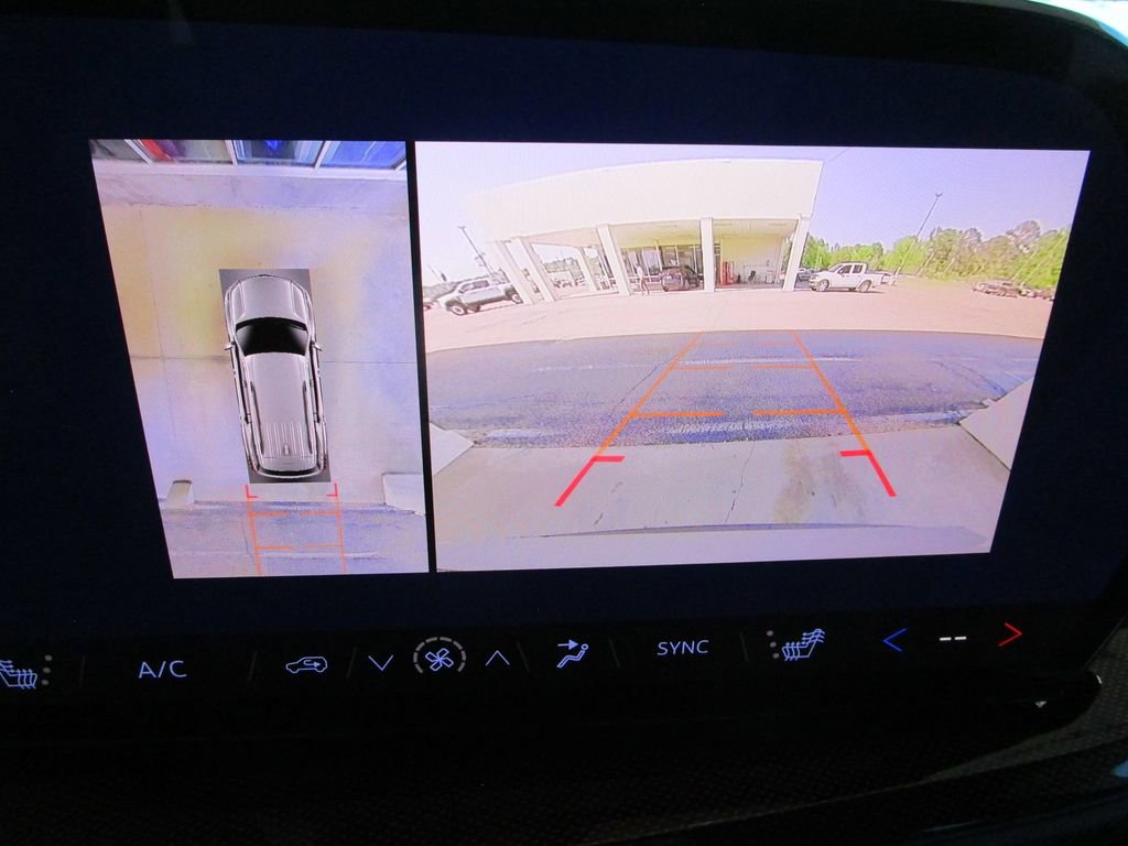 New 2026 Chevrolet Traverse Z71 w/ Enhanced Driving Package AWD/4WD image 40