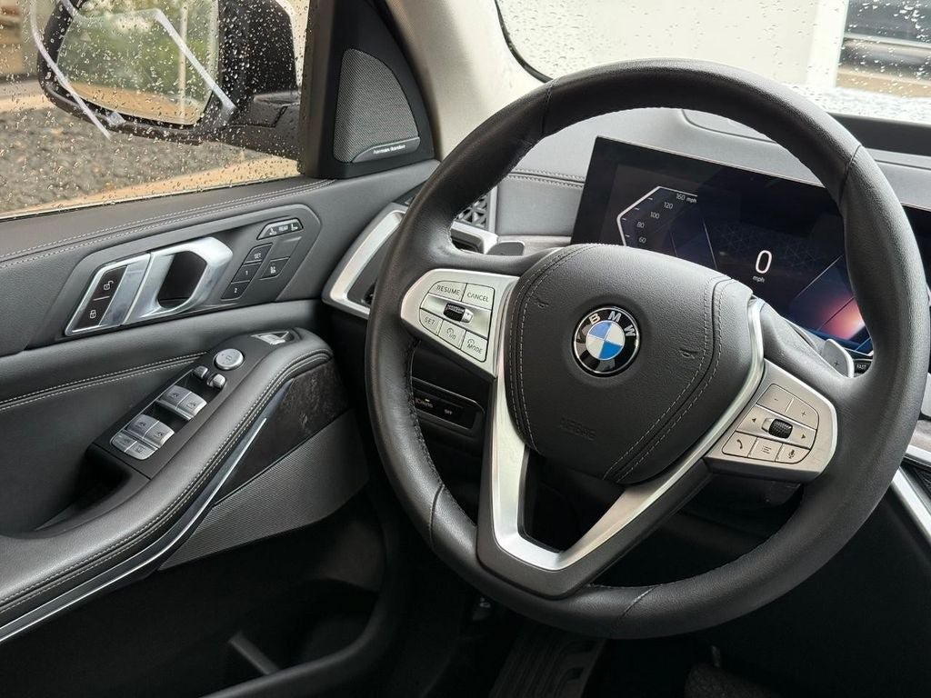 Used 2024 BMW X7 xDrive40i w/ Premium Package AWD/4WD image 14