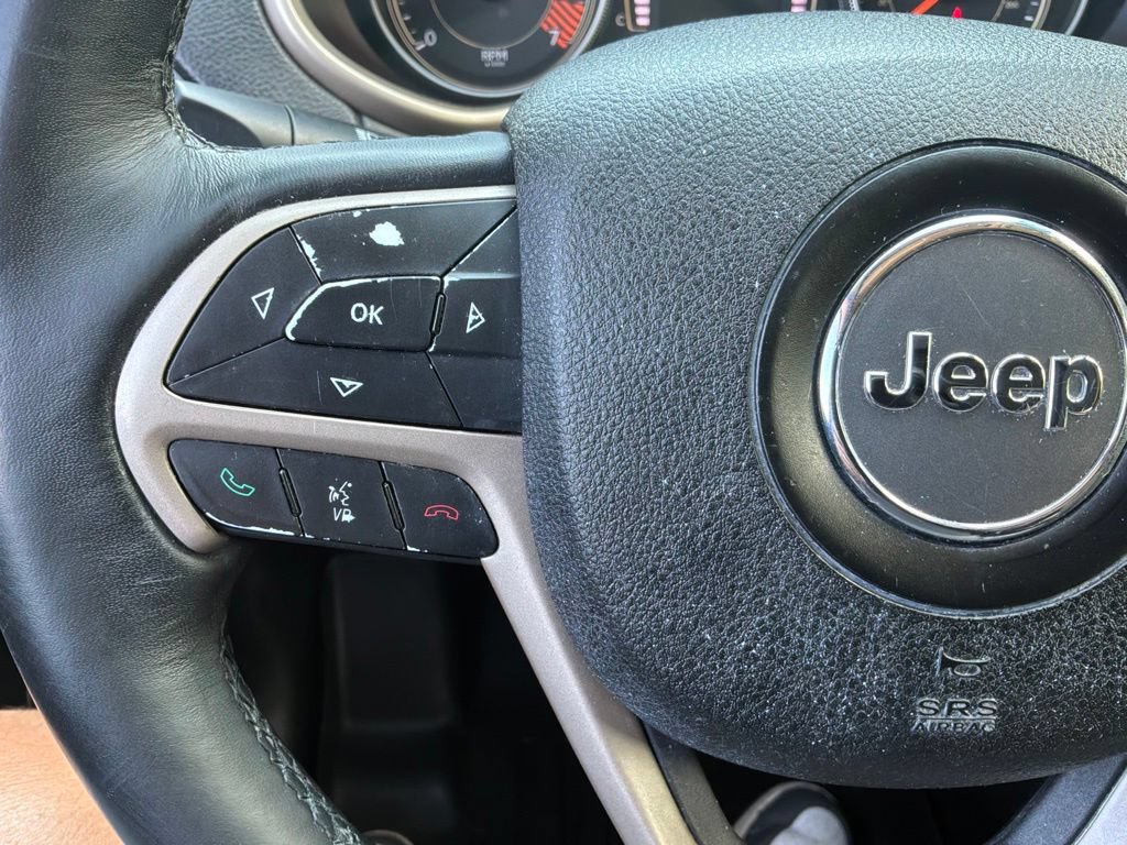 Used 2015 Jeep Cherokee Latitude w/ Cold Weather Group AWD/4WD image 21
