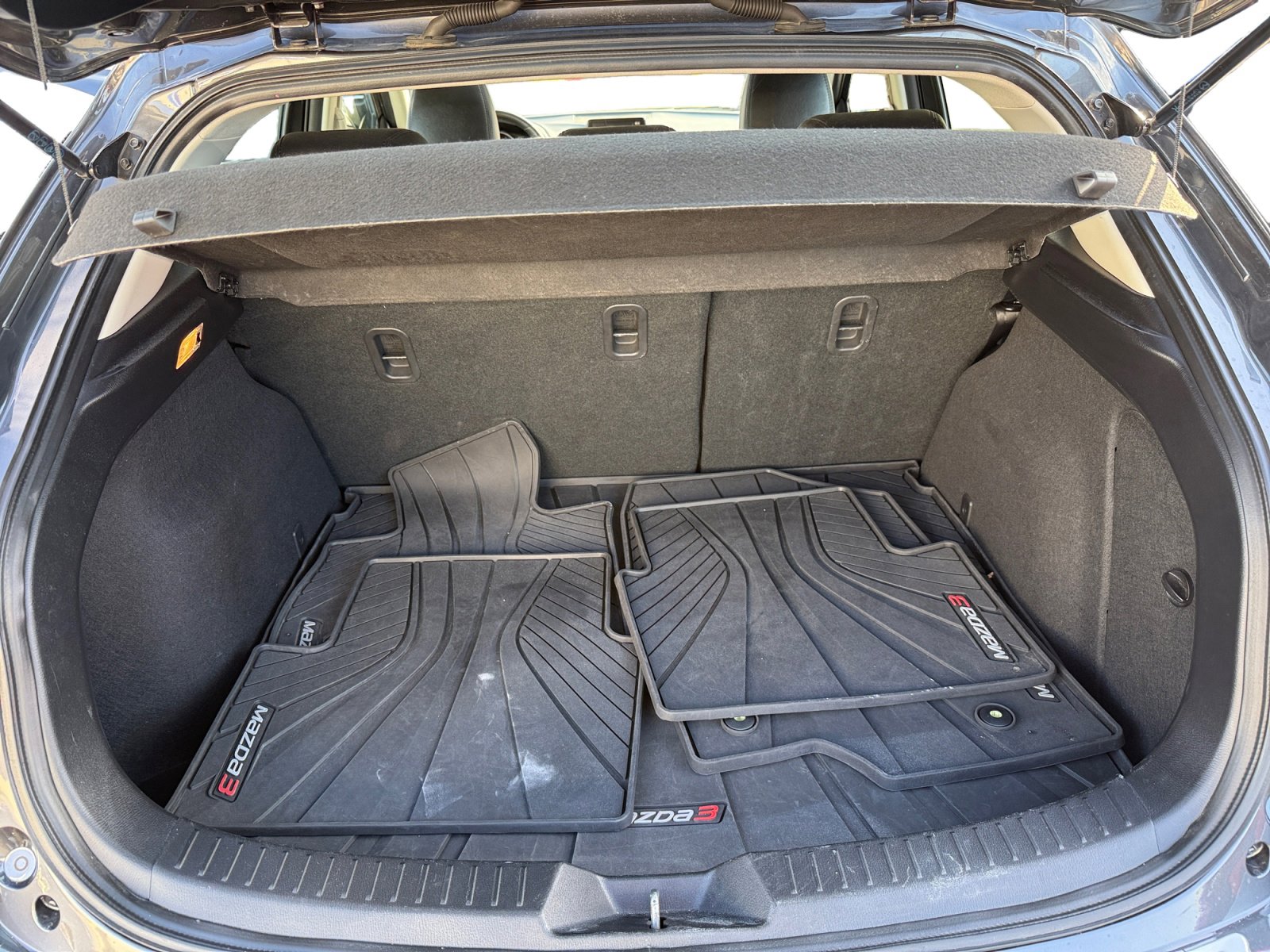 Used 2017 MAZDA MAZDA3 Grand Touring w/ Premium Equipment Package image 17