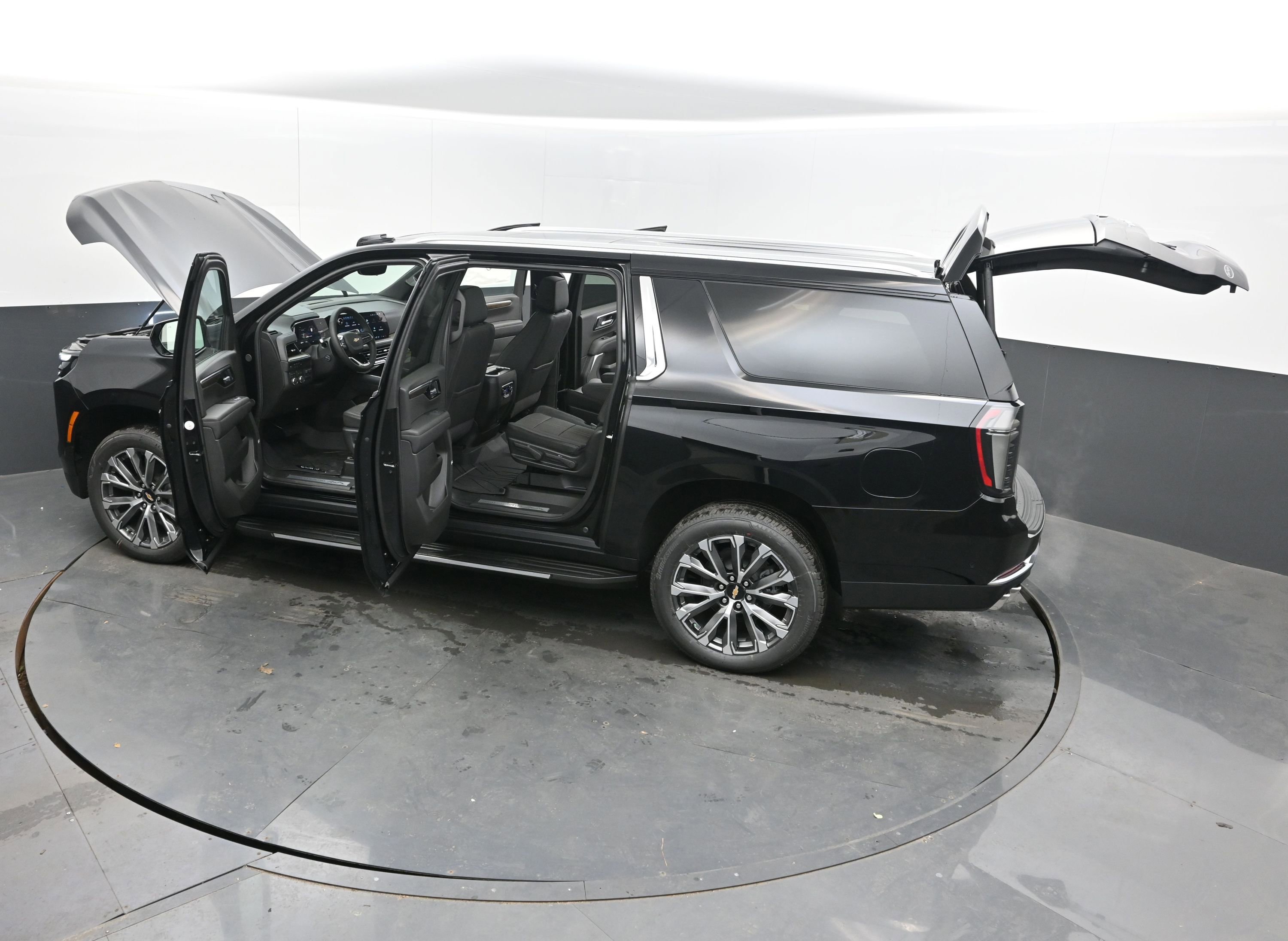 New 2026 Chevrolet Suburban High Country w/ Sun And Tow Package AWD/4WD image 47
