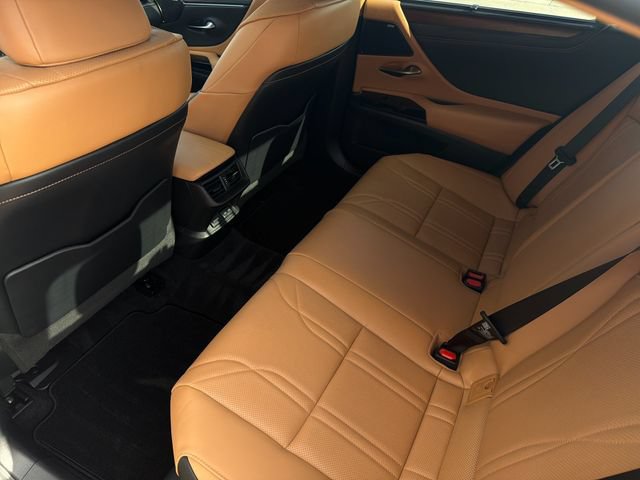 Used 2022 Lexus ES 300h Ultra Luxury w/ Accessory Package 2 FWD image 15