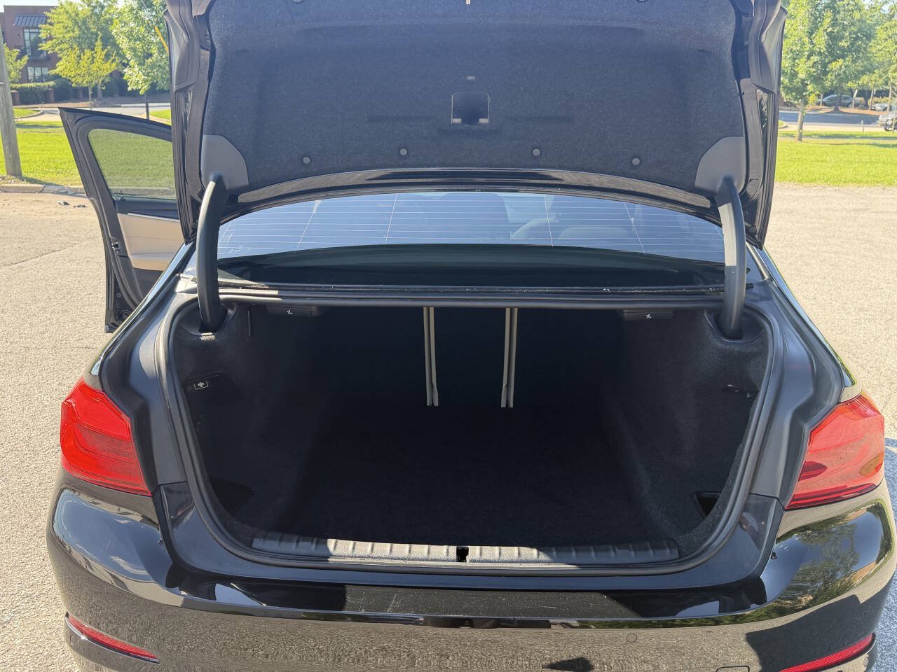 Used 2017 BMW 530i RWD image 19