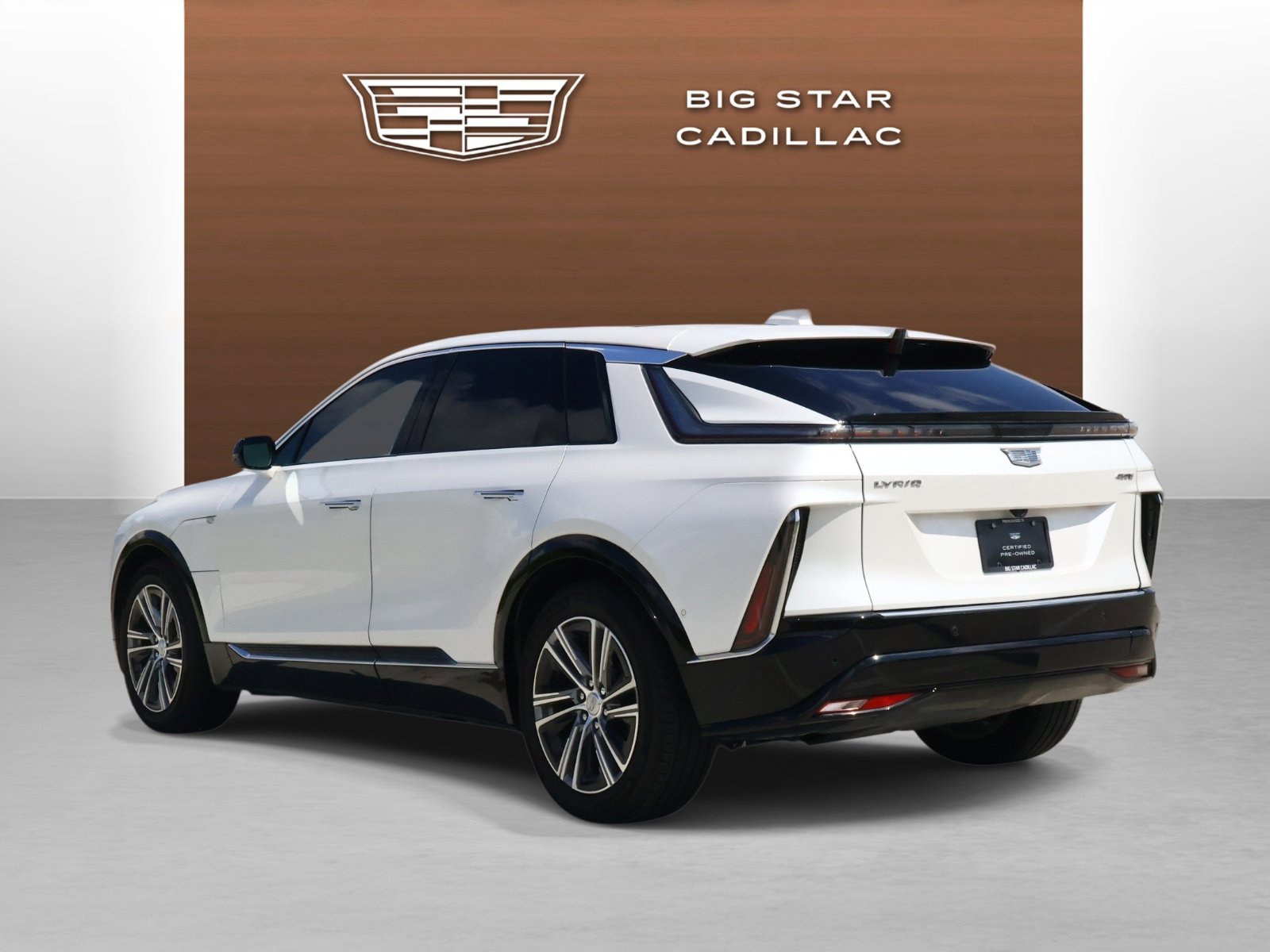 Used 2024 Cadillac Lyriq Luxury RWD image 3