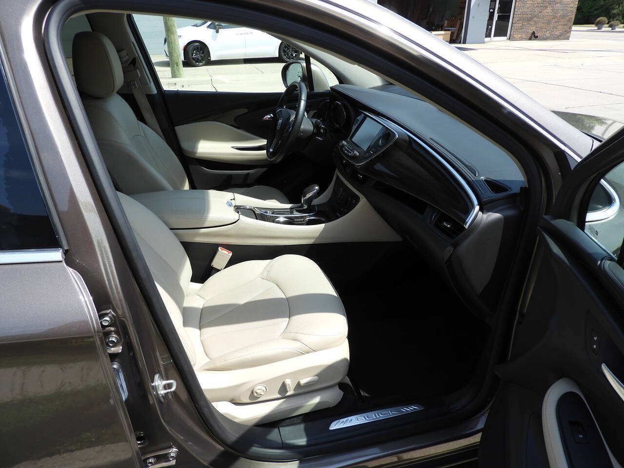 Used 2019 Buick Envision Essence AWD/4WD image 36