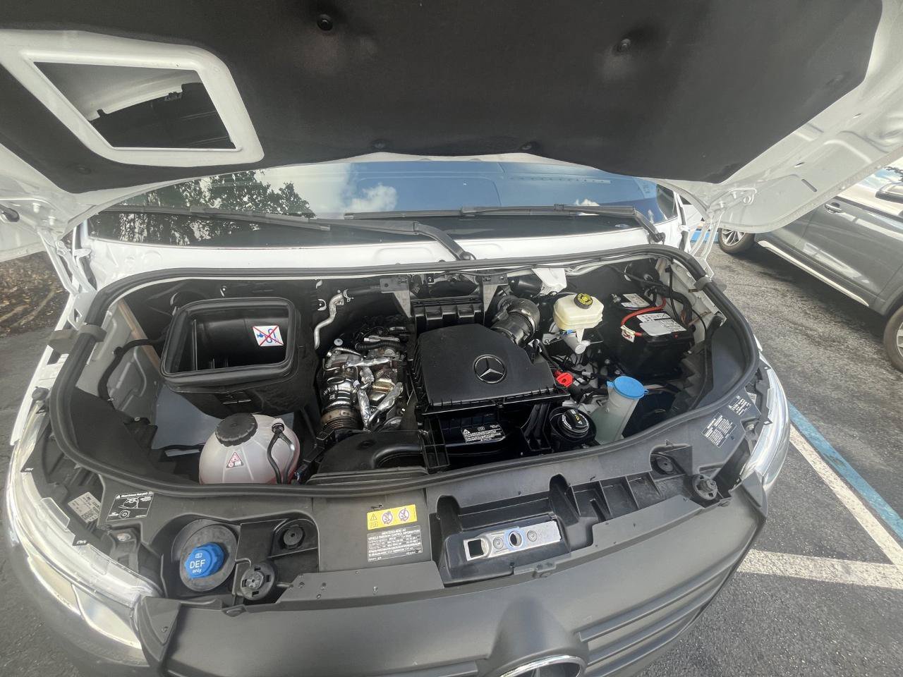 Used 2023 Mercedes-Benz Sprinter 4500 image 30