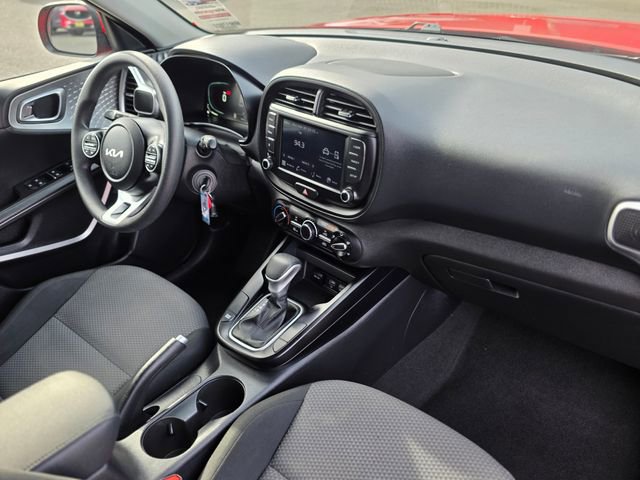Used 2023 Kia Soul LX image 9