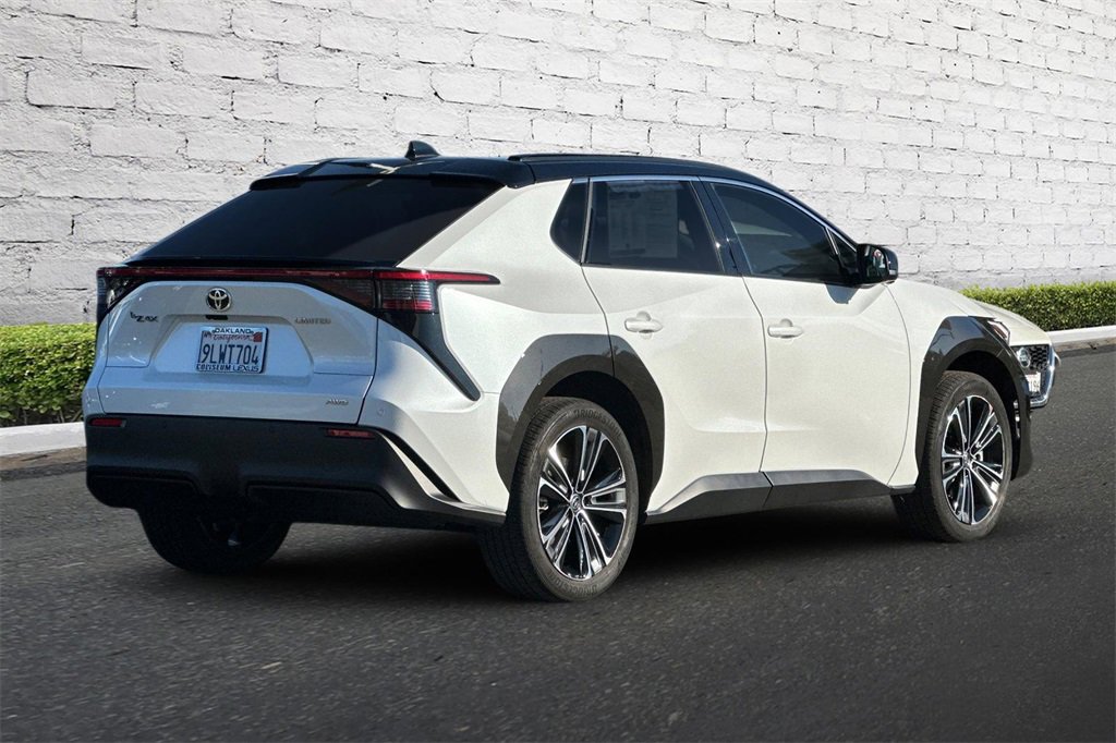 Used 2023 Toyota bZ4X Limited image 4