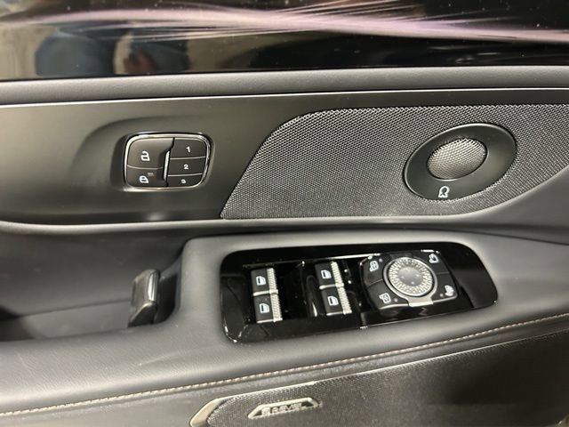 New 2025 Lincoln Nautilus Reserve w/ Jet Appearance Package image 10