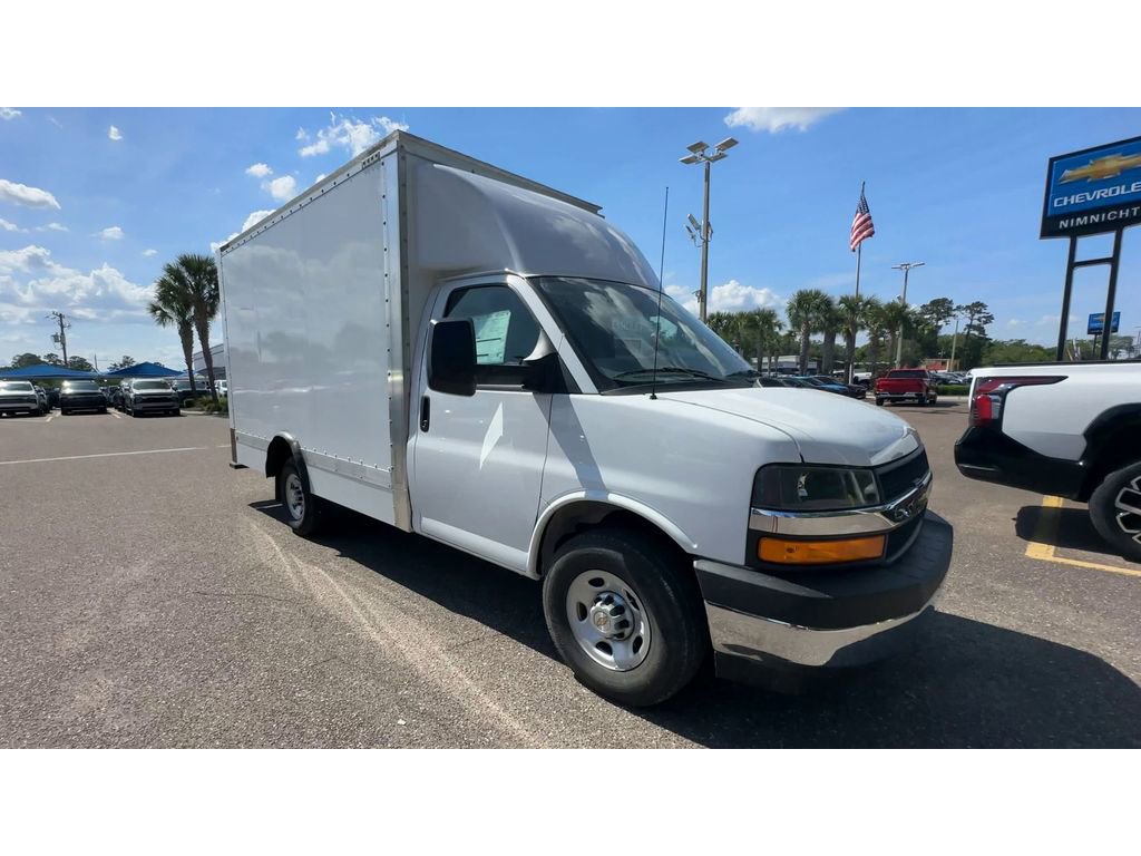 New 2025 Chevrolet Express 3500 w/ Power Convenience Package image 8