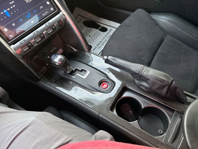 Used 2011 Nissan GT-R Premium image 31