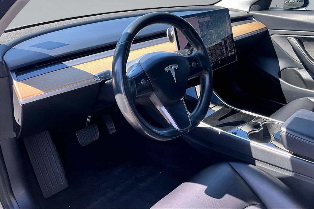 Used 2018 Tesla Model 3 Long Range RWD image 13